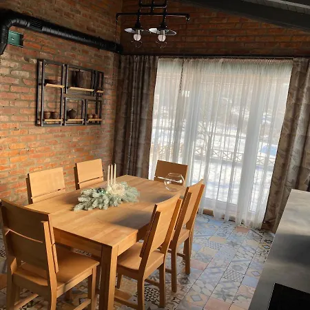 Brickwood Dağ evi Verkhniy Koropets